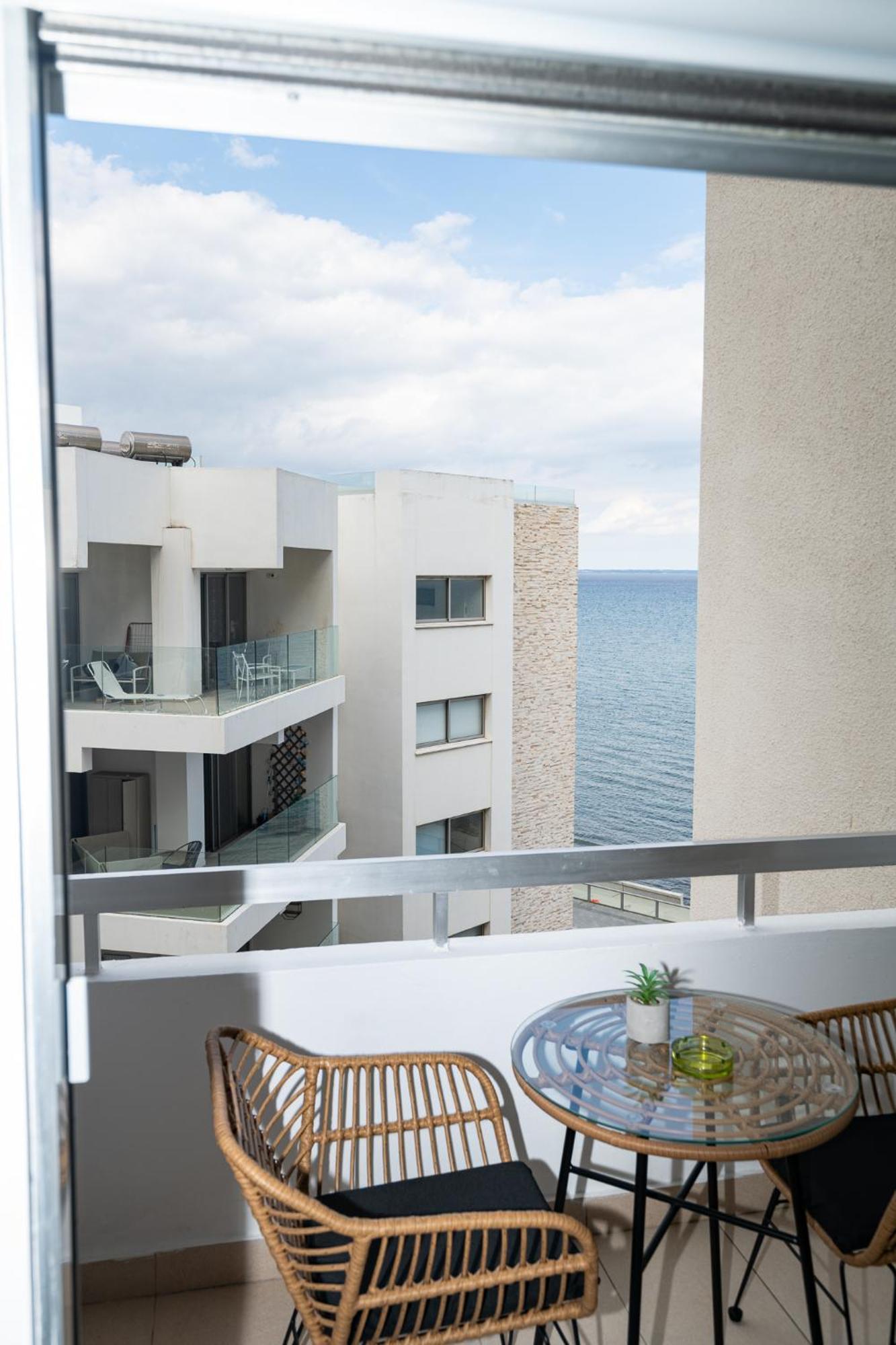 Lazuli Beach & Pool Apartment 501 Lárnaka Eksteriør bilde