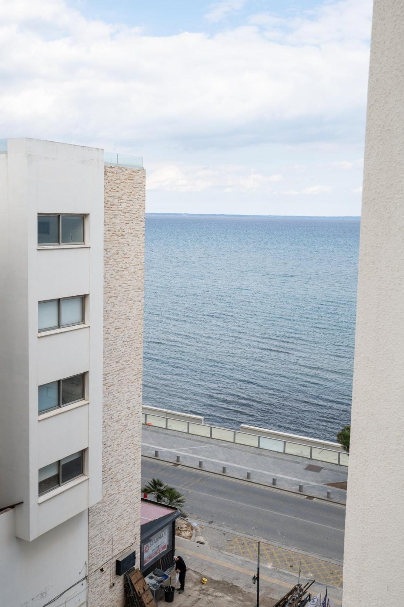 Lazuli Beach & Pool Apartment 501 Lárnaka Eksteriør bilde